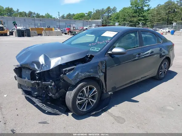 3KPF24AD2PE553215 2023 KIA FORTE - Image 2