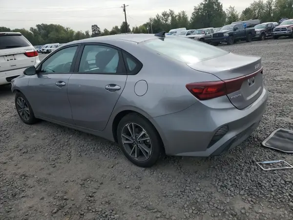 3KPF24AD2PE553408 2023 KIA FORTE - Image 2