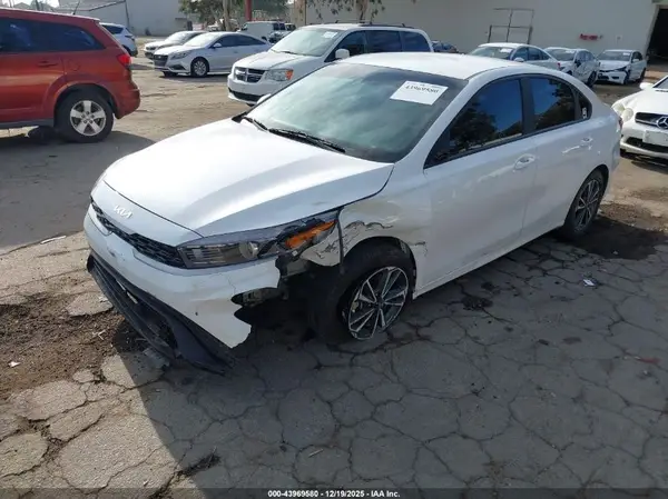 3KPF24AD2PE553926 2023 KIA FORTE - Image 2