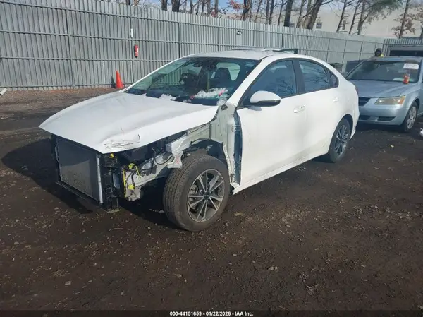 3KPF24AD2PE554283 2023 KIA FORTE - Image 2