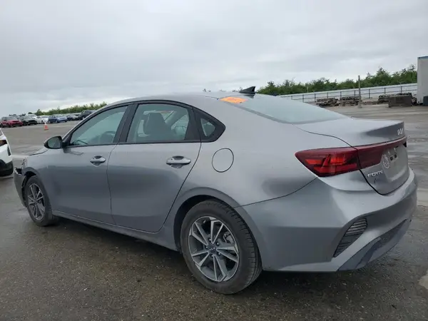 3KPF24AD2PE554901 2023 KIA FORTE - Image 2