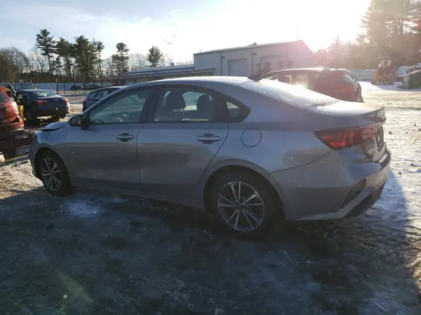 3KPF24AD2PE557538 2023 KIA FORTE - Image 2