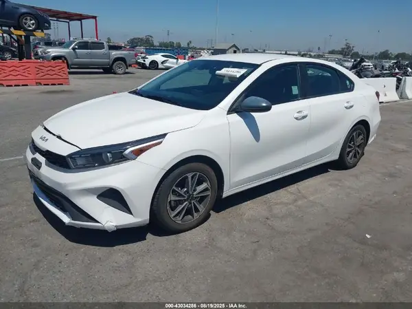 3KPF24AD2PE558060 2023 KIA FORTE - Image 2