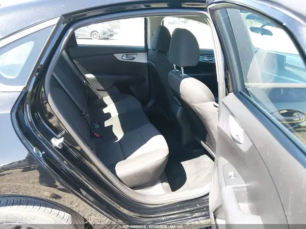 3KPF24AD2PE558446 2023 KIA FORTE - Image 8