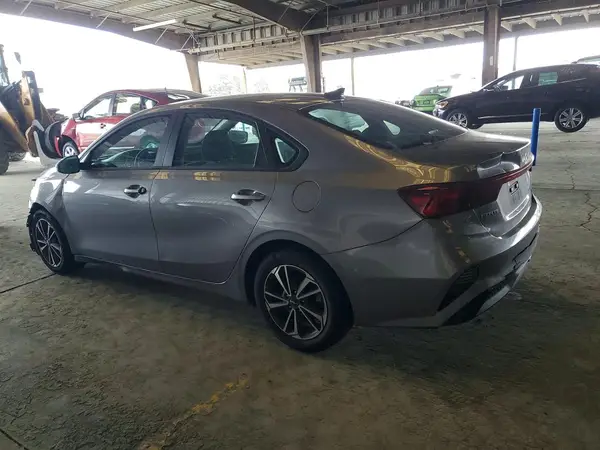 3KPF24AD2PE558561 2023 KIA FORTE - Image 2