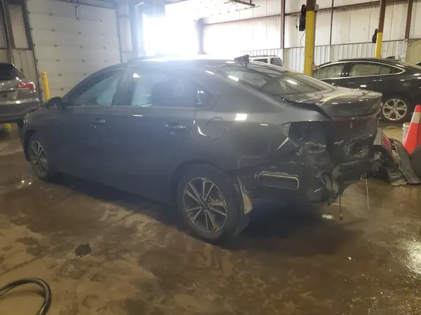 3KPF24AD2PE559760 2023 KIA FORTE - Image 2