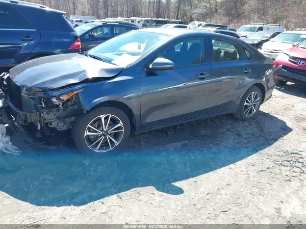 3KPF24AD2PE563453 2023 KIA FORTE - Image 2