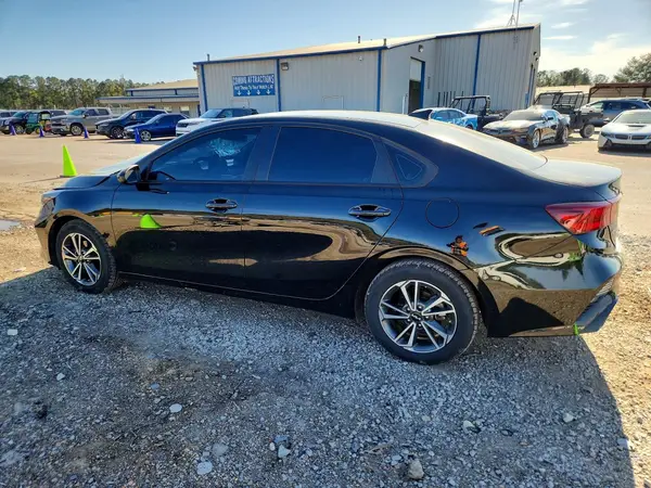 3KPF24AD2PE563758 2023 KIA FORTE - Image 2