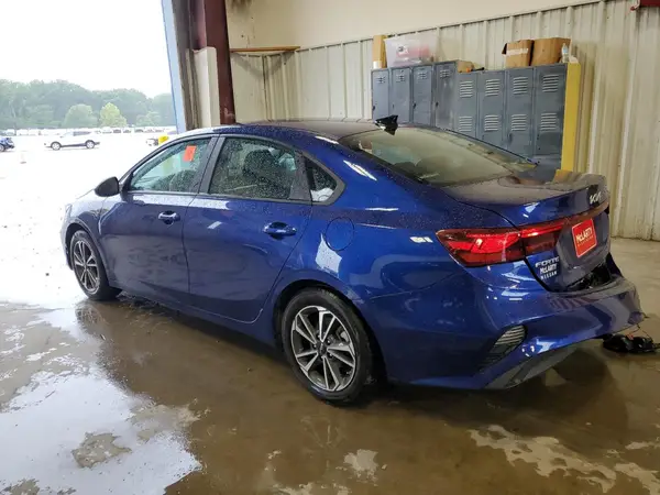 3KPF24AD2PE564375 2023 KIA FORTE - Image 2