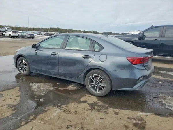 3KPF24AD2PE565297 2023 KIA FORTE - Image 2