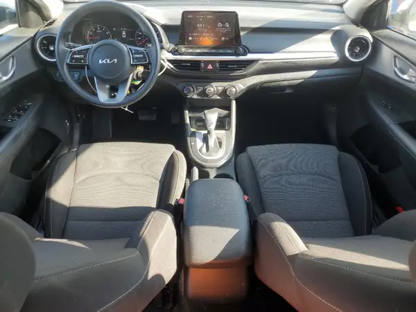 3KPF24AD2PE565641 2023 KIA FORTE - Image 8