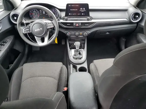 3KPF24AD2PE565879 2023 KIA FORTE - Image 8