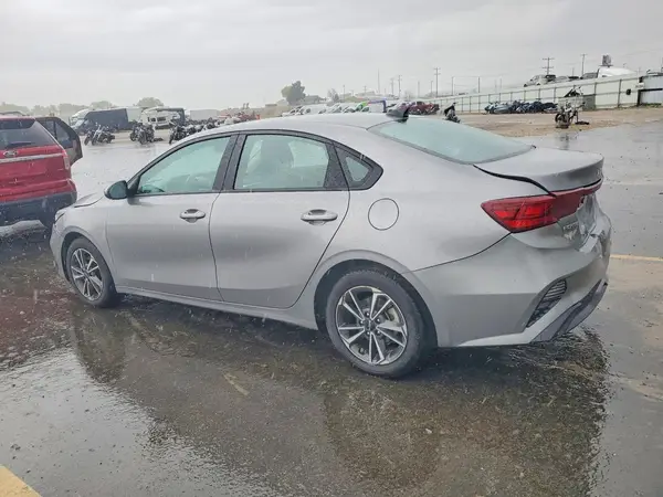 3KPF24AD2PE566367 2023 KIA FORTE - Image 2
