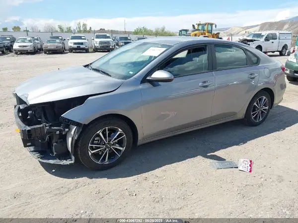 3KPF24AD2PE566658 2023 KIA FORTE - Image 2