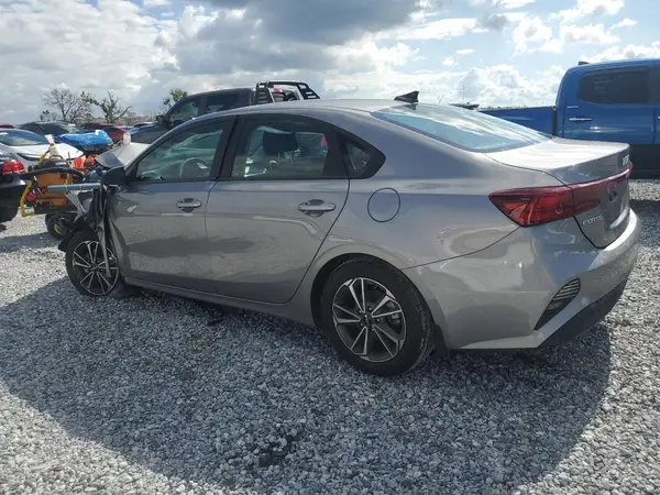 3KPF24AD2PE568121 2023 KIA FORTE - Image 2