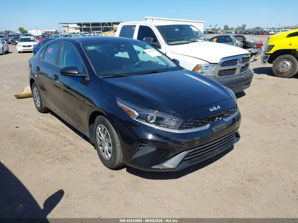 3KPF24AD2PE570127 2023 KIA FORTE - Image 1