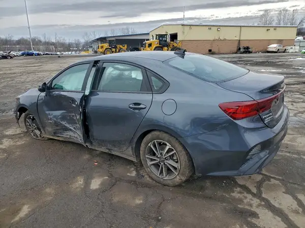 3KPF24AD2PE570967 2023 KIA FORTE - Image 2