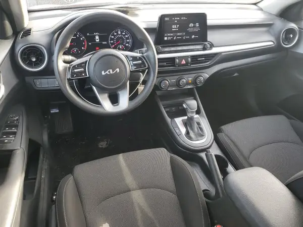 3KPF24AD2PE571231 2023 KIA FORTE - Image 8