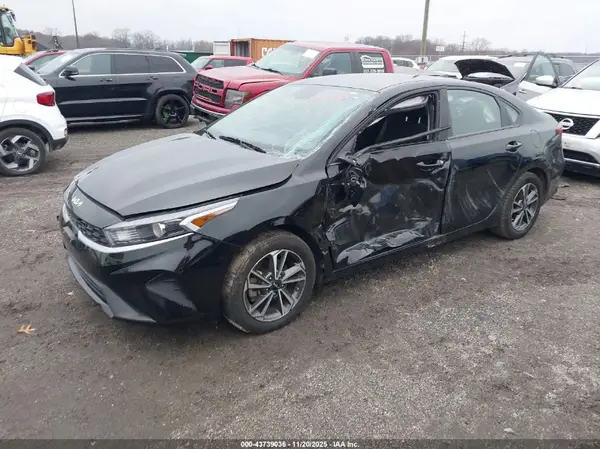 3KPF24AD2PE573609 2023 KIA FORTE - Image 2