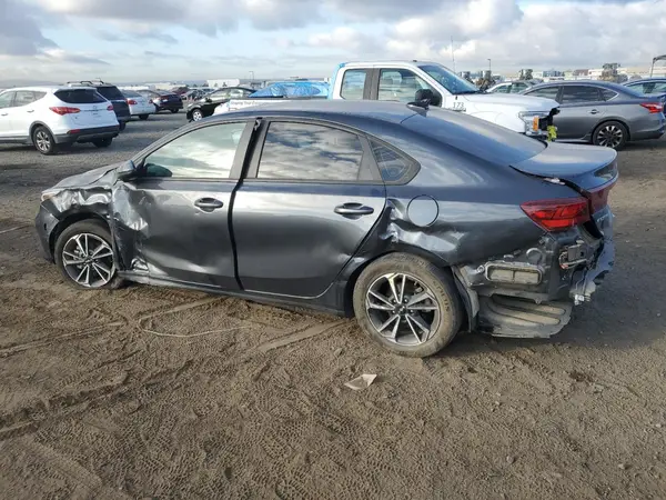 3KPF24AD2PE575747 2023 KIA FORTE - Image 2