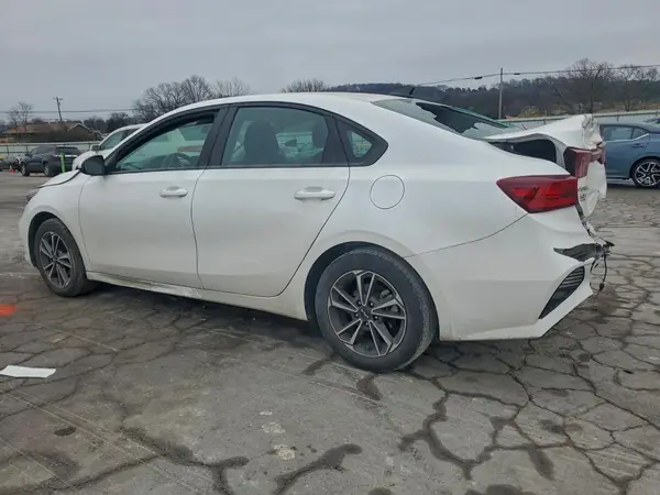 3KPF24AD2PE577515 2023 KIA FORTE - Image 2