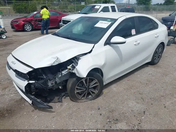 3KPF24AD2PE577661 2023 KIA FORTE - Image 2