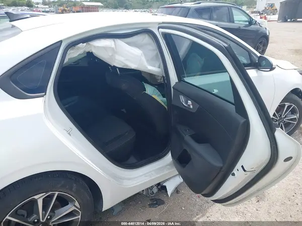 3KPF24AD2PE577661 2023 KIA FORTE - Image 8