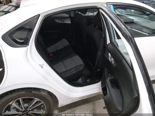 3KPF24AD2PE579409 2023 KIA FORTE - Image 8