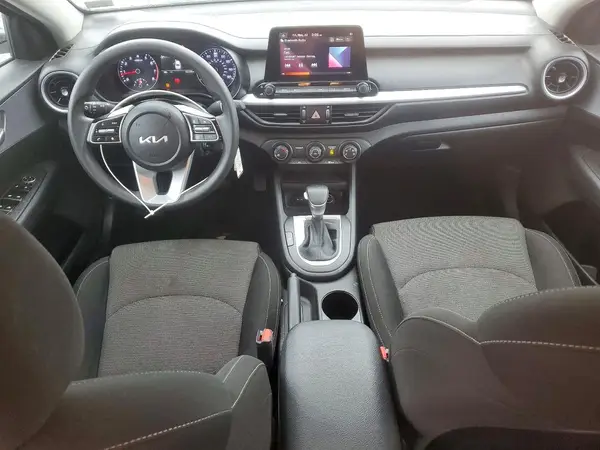 3KPF24AD2PE583301 2023 KIA FORTE - Image 8
