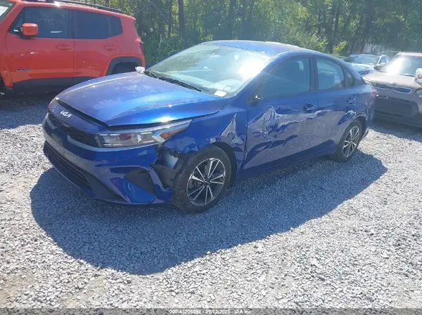 3KPF24AD2PE585811 2023 KIA FORTE - Image 2