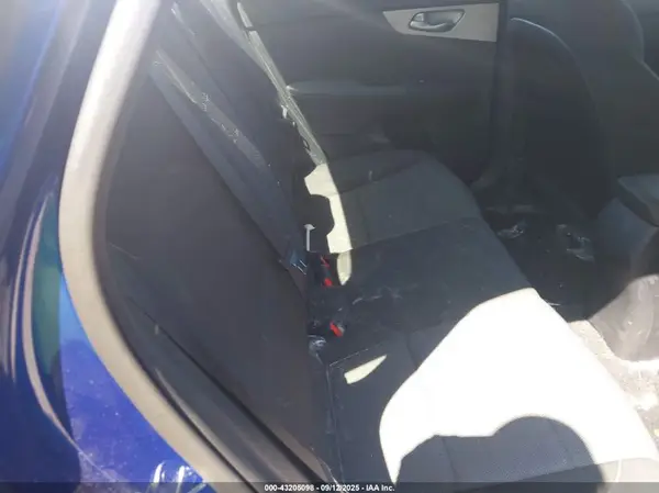 3KPF24AD2PE585811 2023 KIA FORTE - Image 8