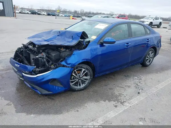 3KPF24AD2PE586117 2023 KIA FORTE - Image 2