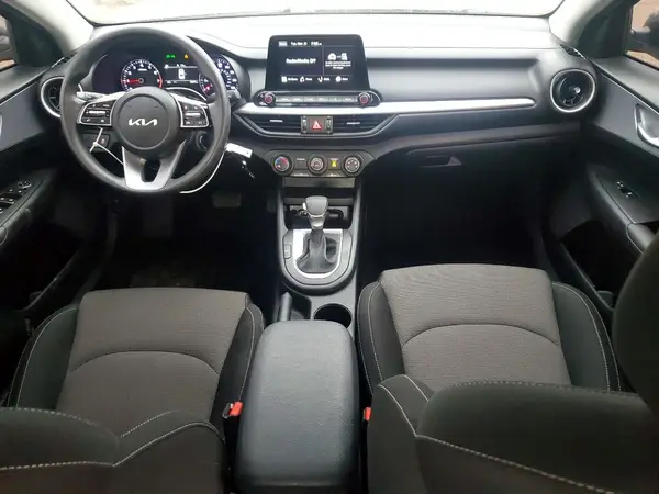 3KPF24AD2PE586781 2023 KIA FORTE - Image 8