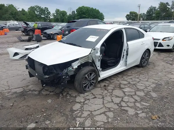 3KPF24AD2PE587221 2023 KIA FORTE - Image 2