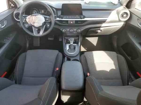 3KPF24AD2PE587591 2023 KIA FORTE - Image 8