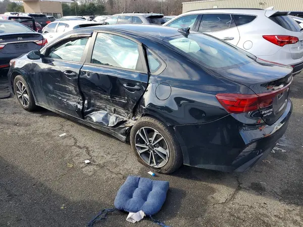 3KPF24AD2PE587915 2023 KIA FORTE - Image 2