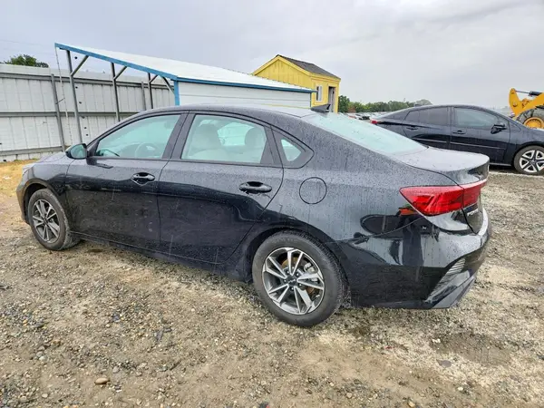 3KPF24AD2PE593102 2023 KIA FORTE - Image 2