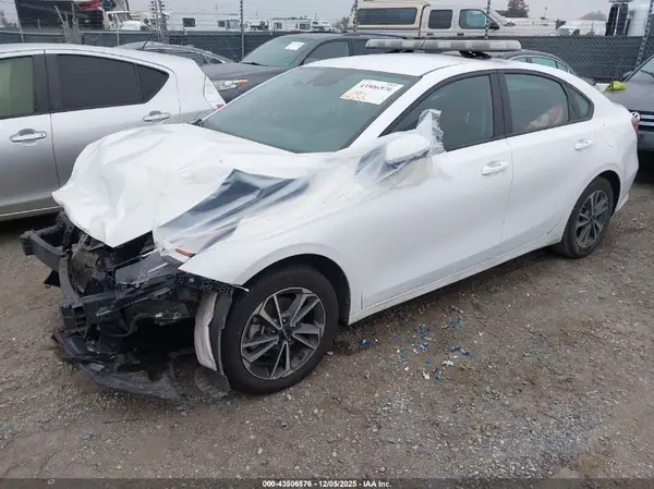 3KPF24AD2PE595741 2023 KIA FORTE - Image 2