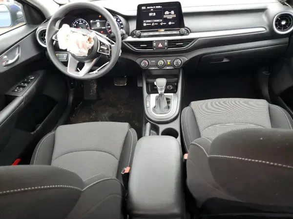 3KPF24AD2PE599126 2023 KIA FORTE - Image 8
