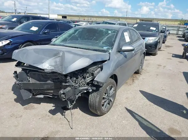 3KPF24AD2PE606561 2023 KIA FORTE - Image 2
