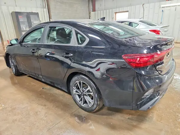 3KPF24AD2PE609301 2023 KIA FORTE - Image 2
