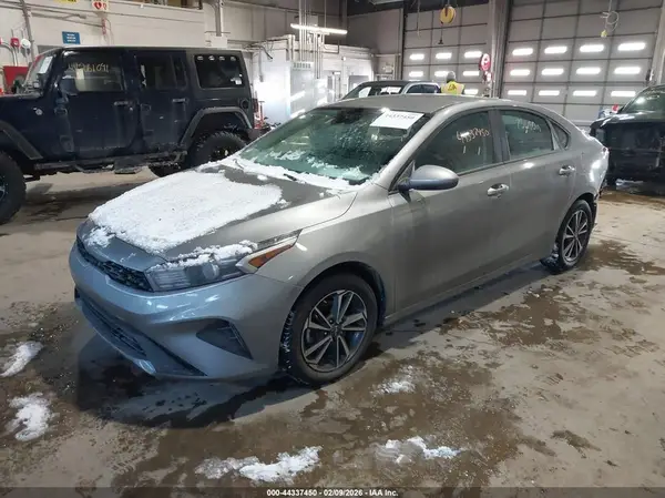 3KPF24AD2PE609573 2023 KIA FORTE - Image 2