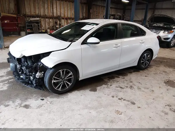 3KPF24AD2PE610917 2023 KIA FORTE - Image 2