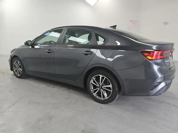 3KPF24AD2PE614899 2023 KIA FORTE - Image 2