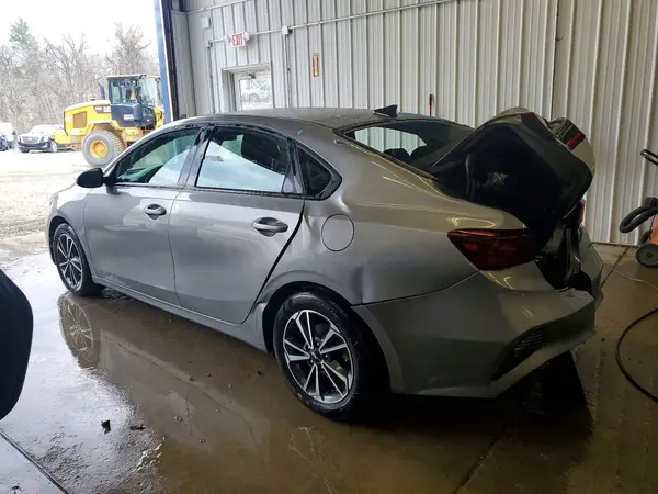 3KPF24AD2PE615762 2023 KIA FORTE - Image 2