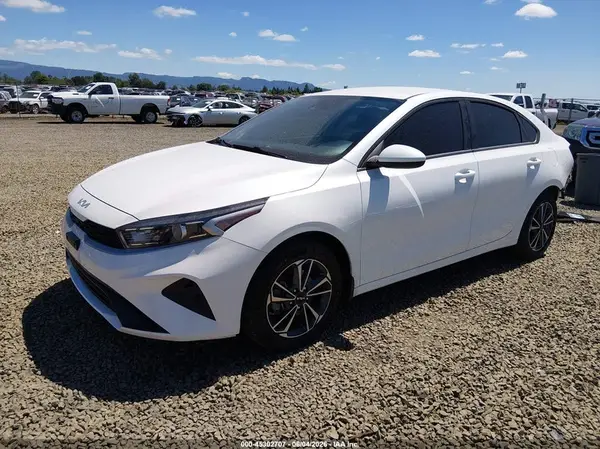 3KPF24AD2PE618161 2023 KIA FORTE - Image 2