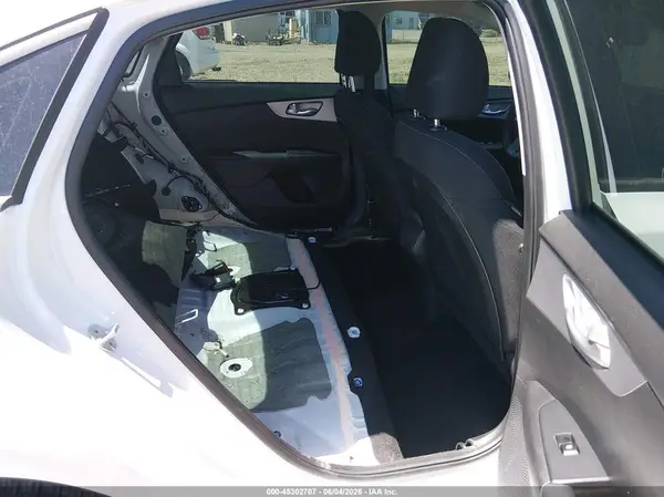 3KPF24AD2PE618161 2023 KIA FORTE - Image 8