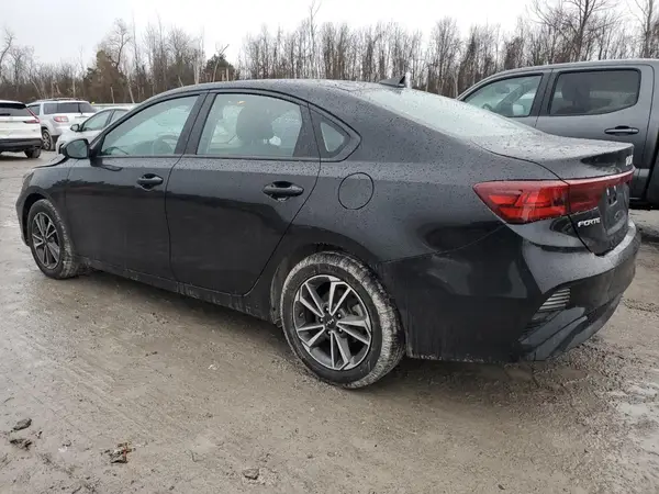 3KPF24AD2PE618631 2023 KIA FORTE - Image 2