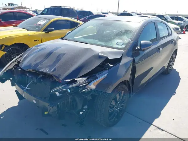 3KPF24AD2PE621478 2023 KIA FORTE - Image 2