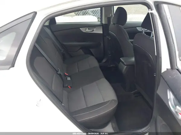 3KPF24AD2PE621738 2023 KIA FORTE - Image 8
